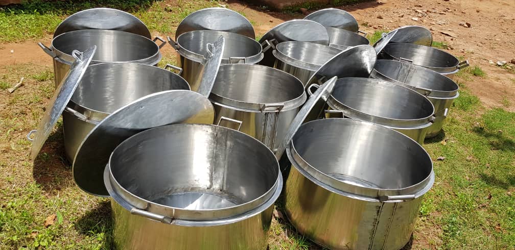 Stainless saucepans